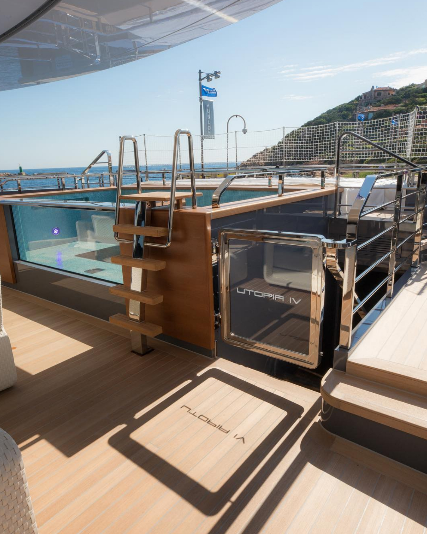 utopia 4 yacht cost